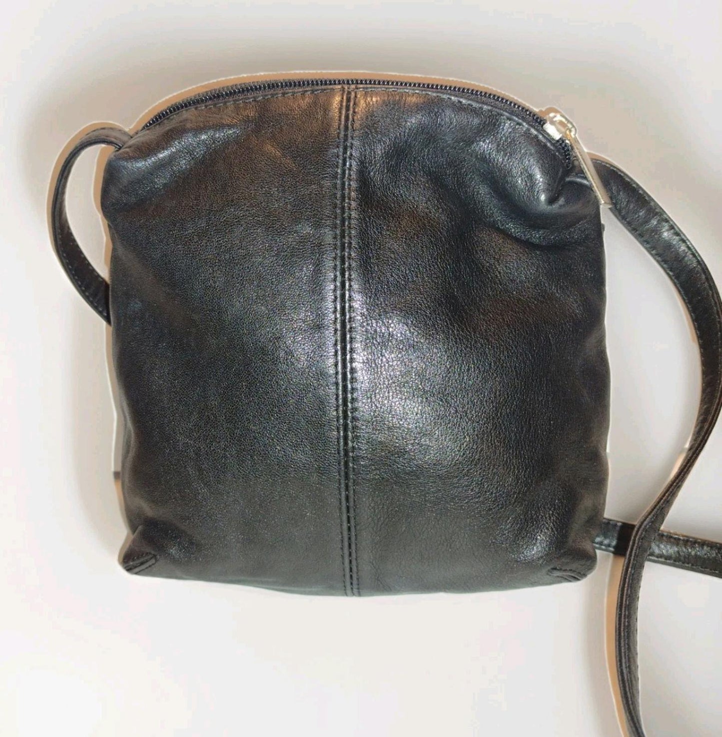 Kenneth Cole New York Small Should Bag Black Leather Outside Pocket Zip Closure