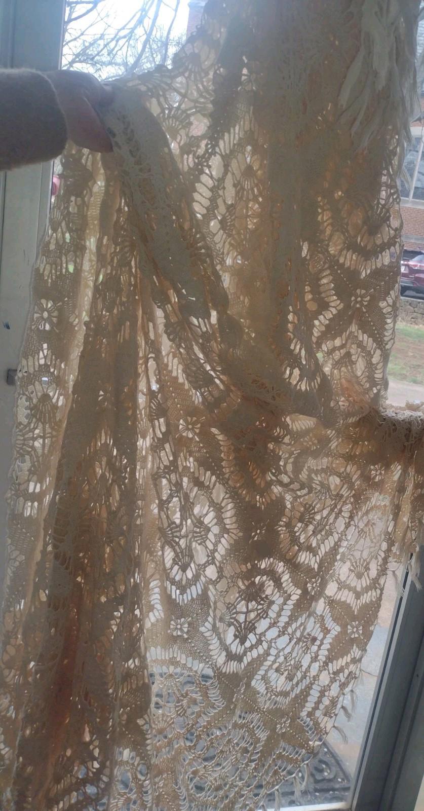 Vintage 50s Hand Crochet Cotton Lace Bedspread 82x100 Fringe Openwork Ivory