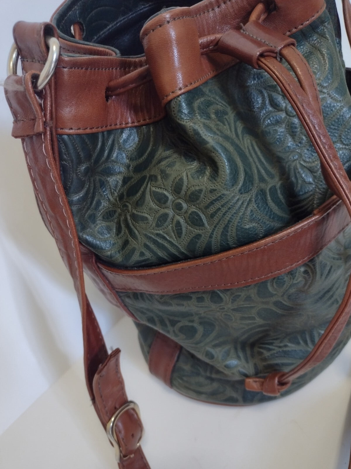 Vintage 80s 90s Green Embossed Leather Bucket Bag Drawstring Boho Western