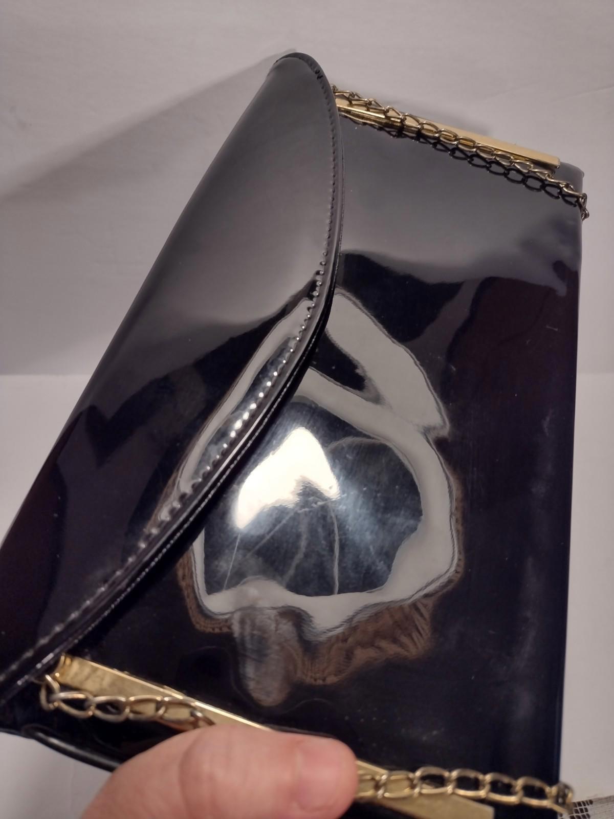Vintage 1970s Black Patent Clutch Purse Gold Bar Accent Tuck‑In Chain Bag
