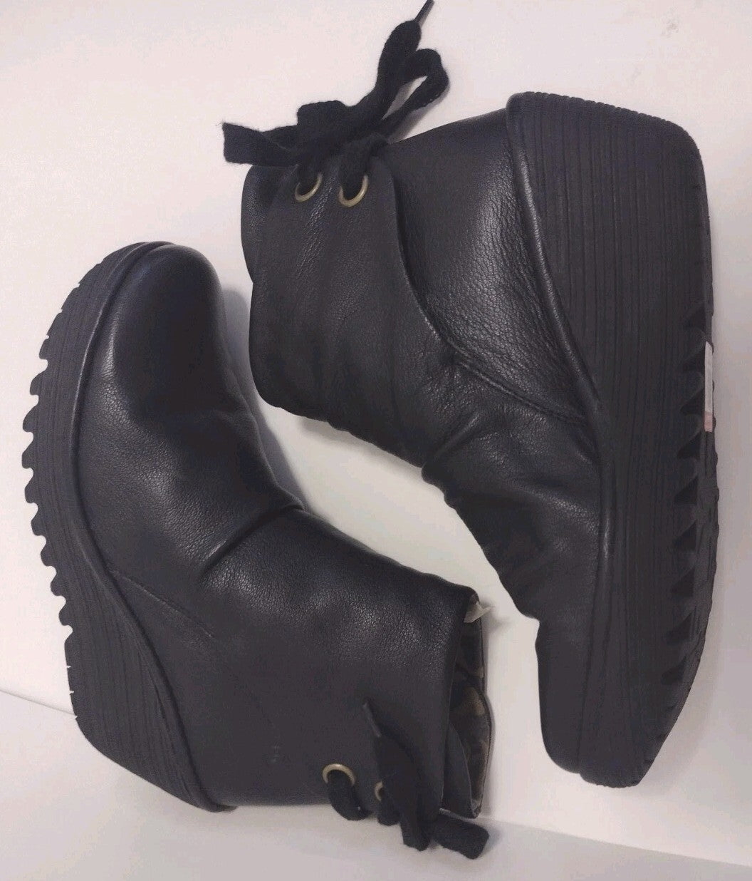 FLY London Yama Black Leather Ankle Boots 39 Lace Up Wedge Lug SoleSize: EU 39