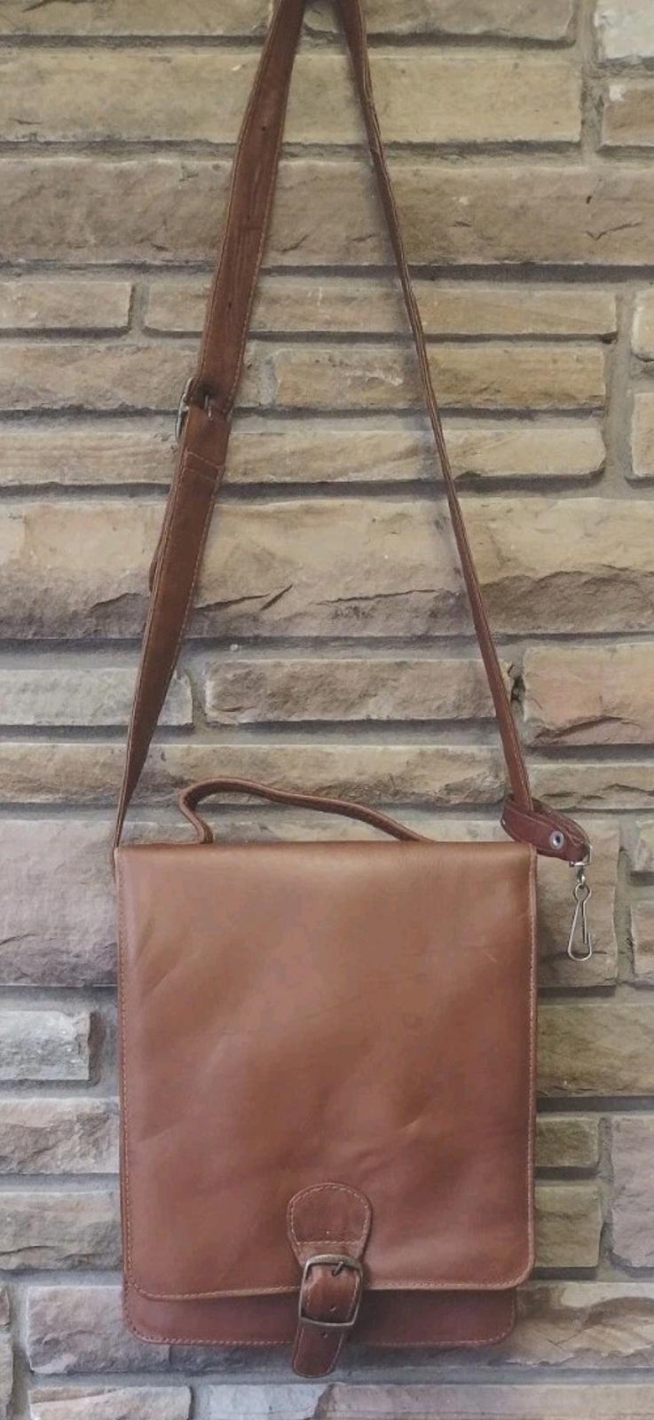 Boulder Ridge Full Grain Leather Messenger Bag Plaid Lining Organizer Brown