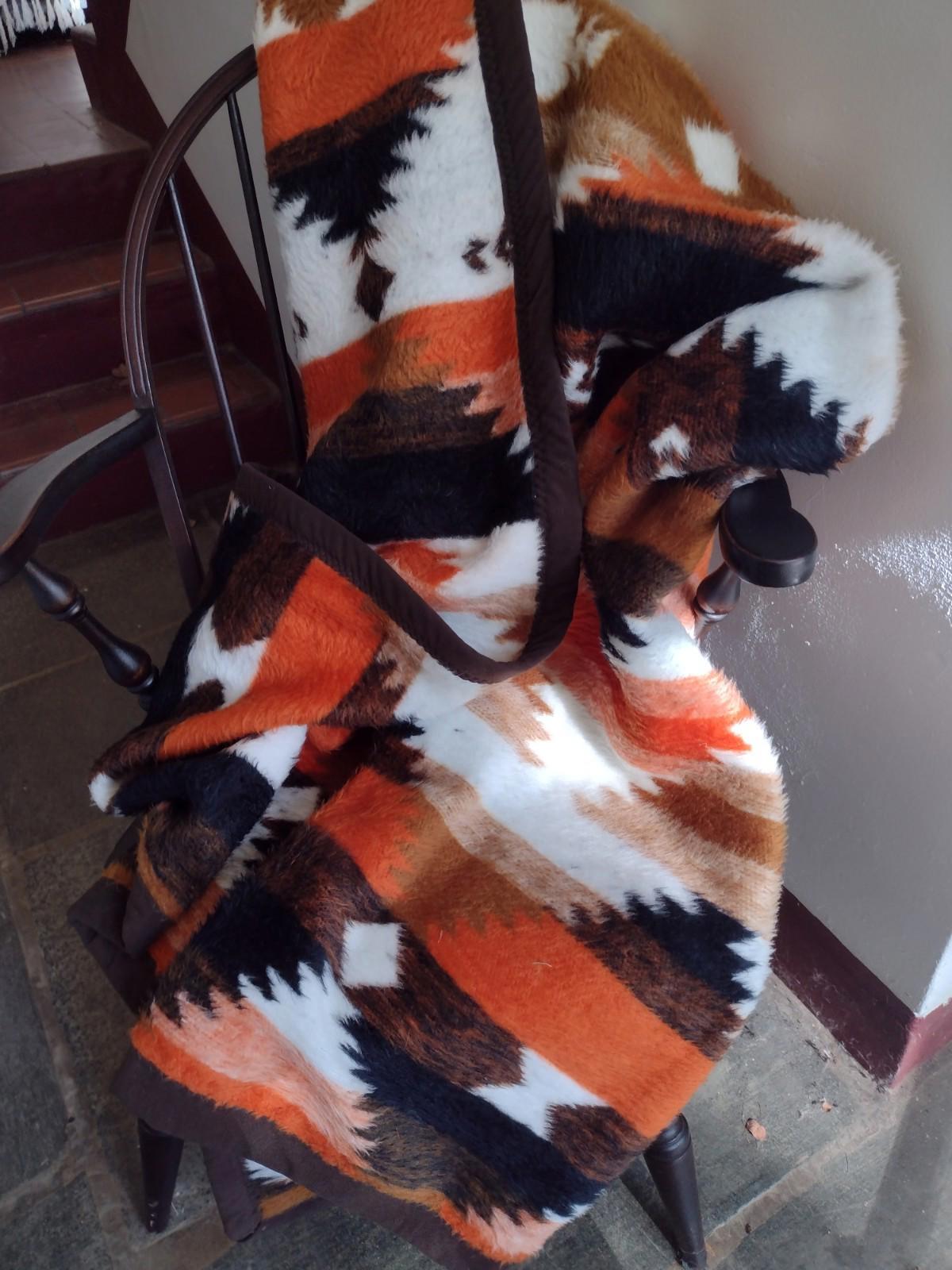VTG 70s Beacon Blanket WPL 1675 Fuzzy Acrilan Alpaca Look USA 62x74 Washable