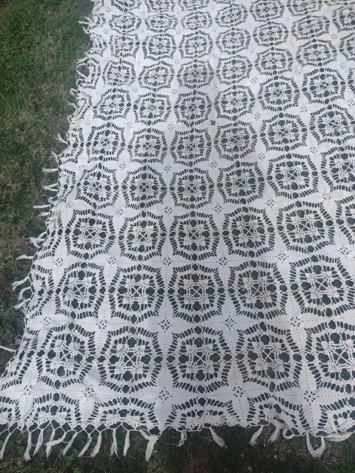 Vintage 50s Hand Crochet Cotton Lace Bedspread 82x100 Fringe Openwork Ivory