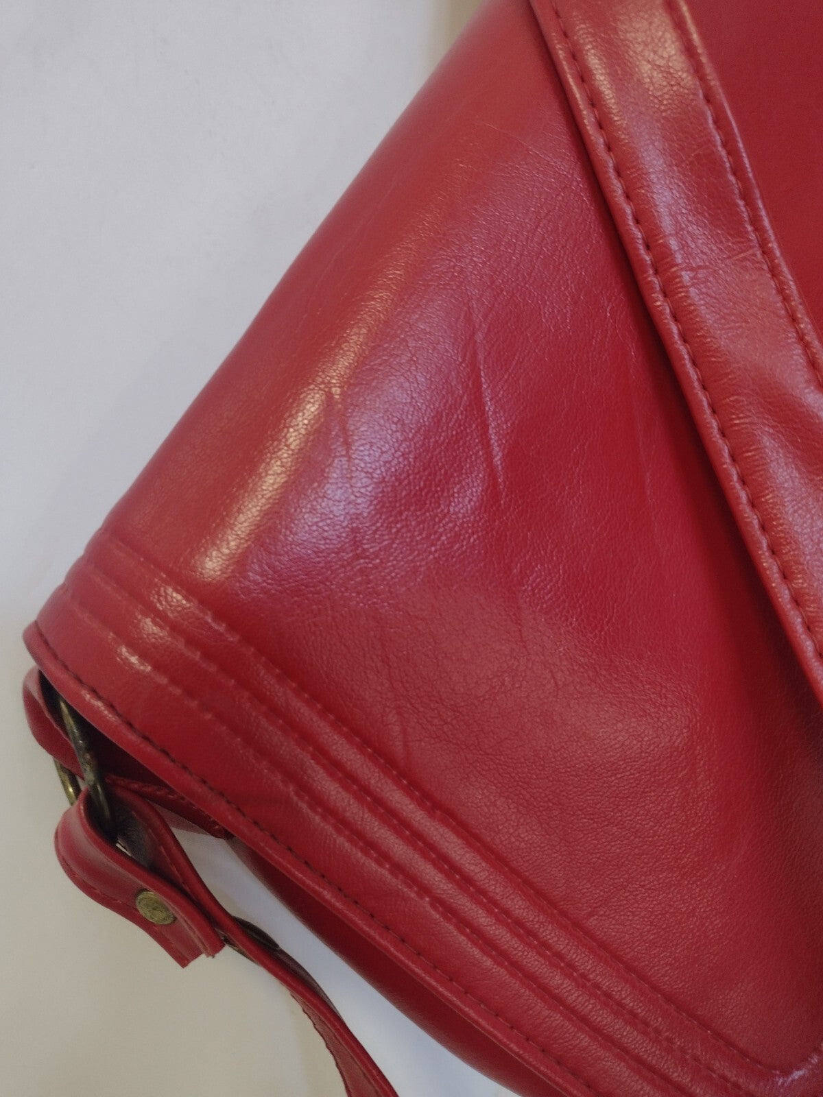 70s Retro Mod Red Shoulder Bag Vintage Faux Leather Turn Lock Crossbody Purse