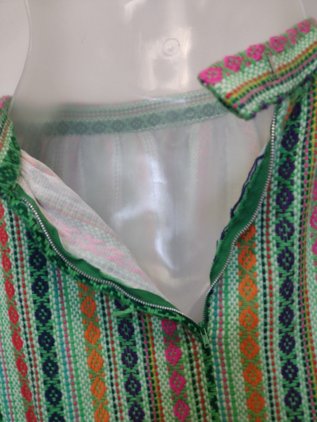 Vintage 70s Woven Boho Skirt XS 23.5 Waist Geometric Folk Talon Zip