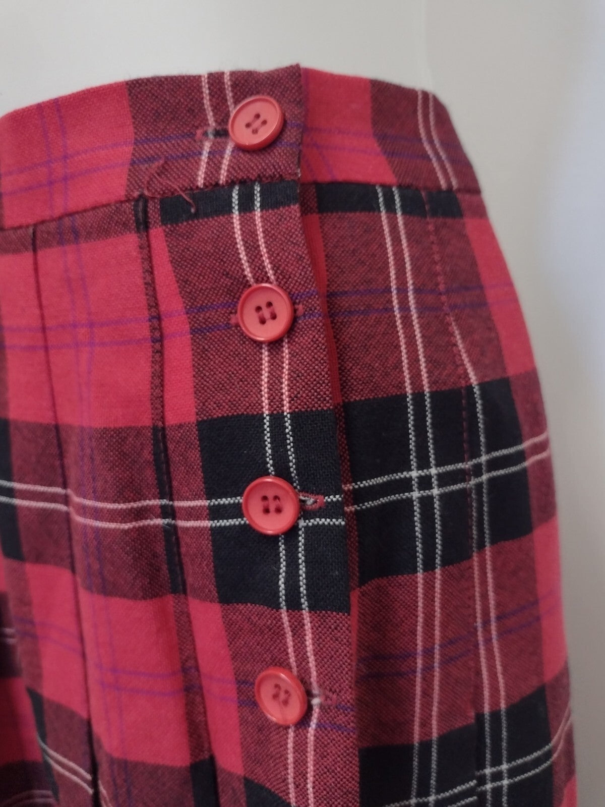 Vintage 70s Deans of Scotland Wool Tartan Midi Skirt Size 6 Red Plaid Preppy