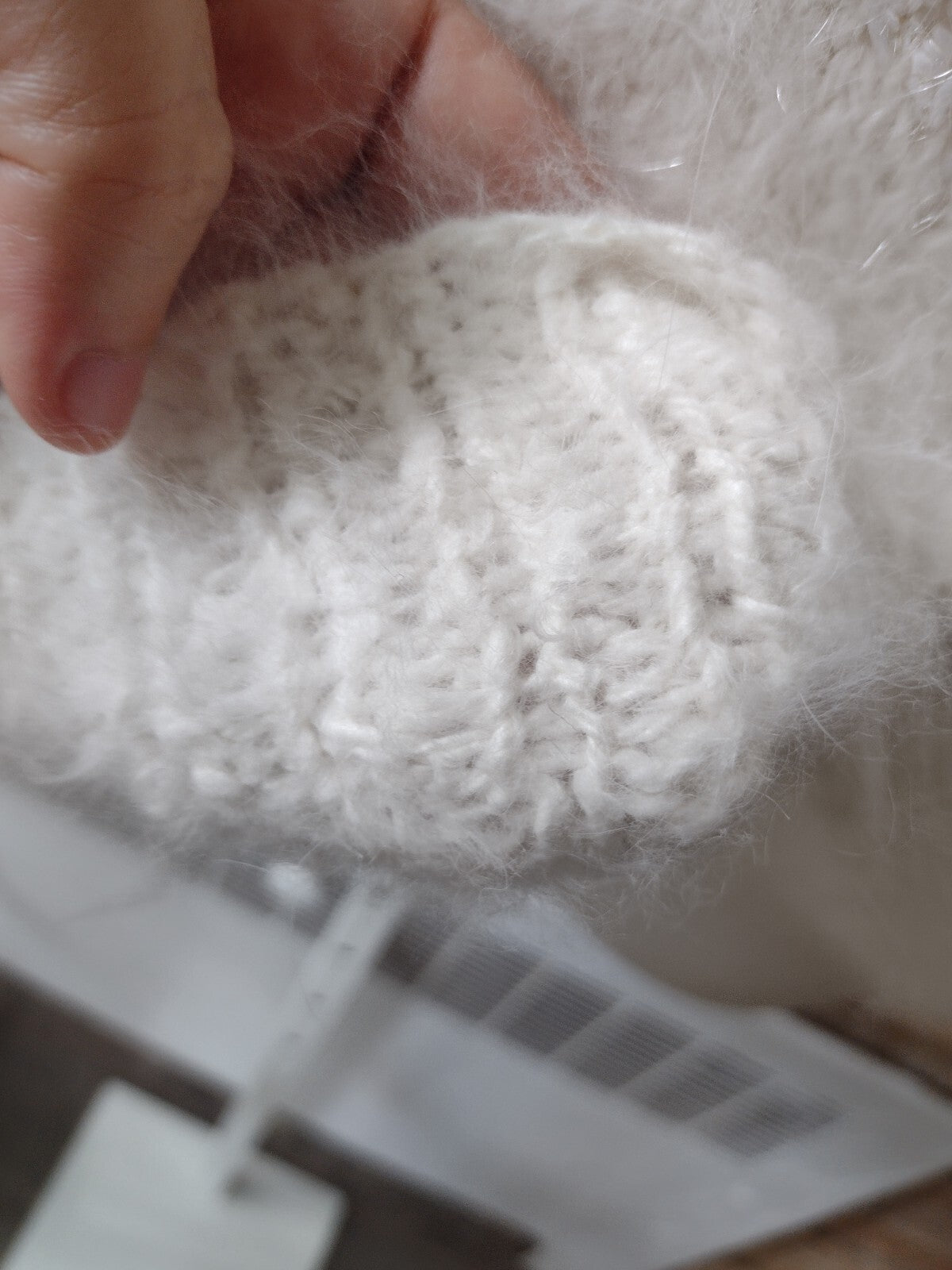 Vintage 80s Fuzzy Angora Sweater Cream Textured Knit Balloon Sleeve Shoulder Pad