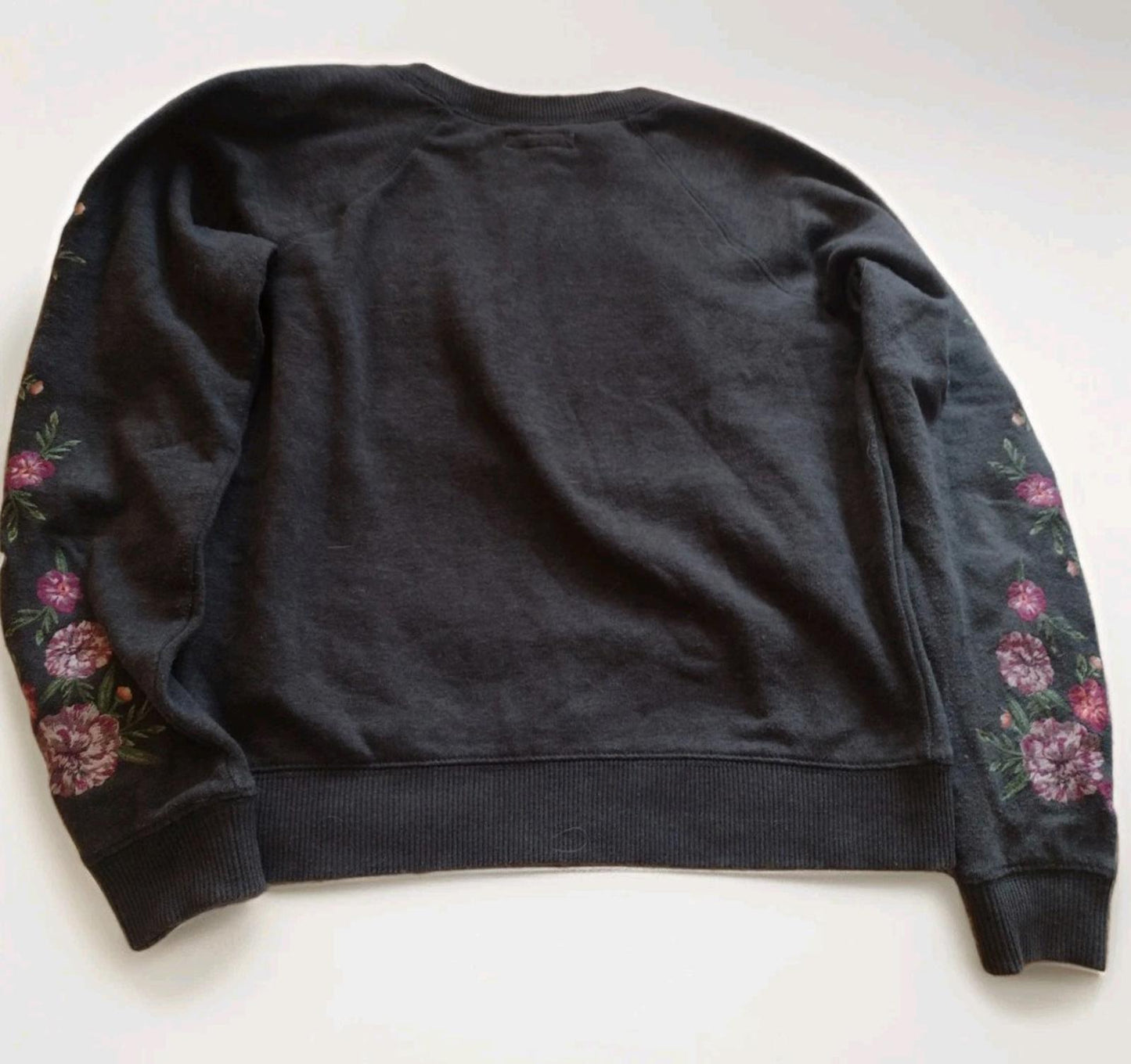 Gray Aeropostale Pink Embroidered Floral Sleeve Sweater Sweatshirt XS