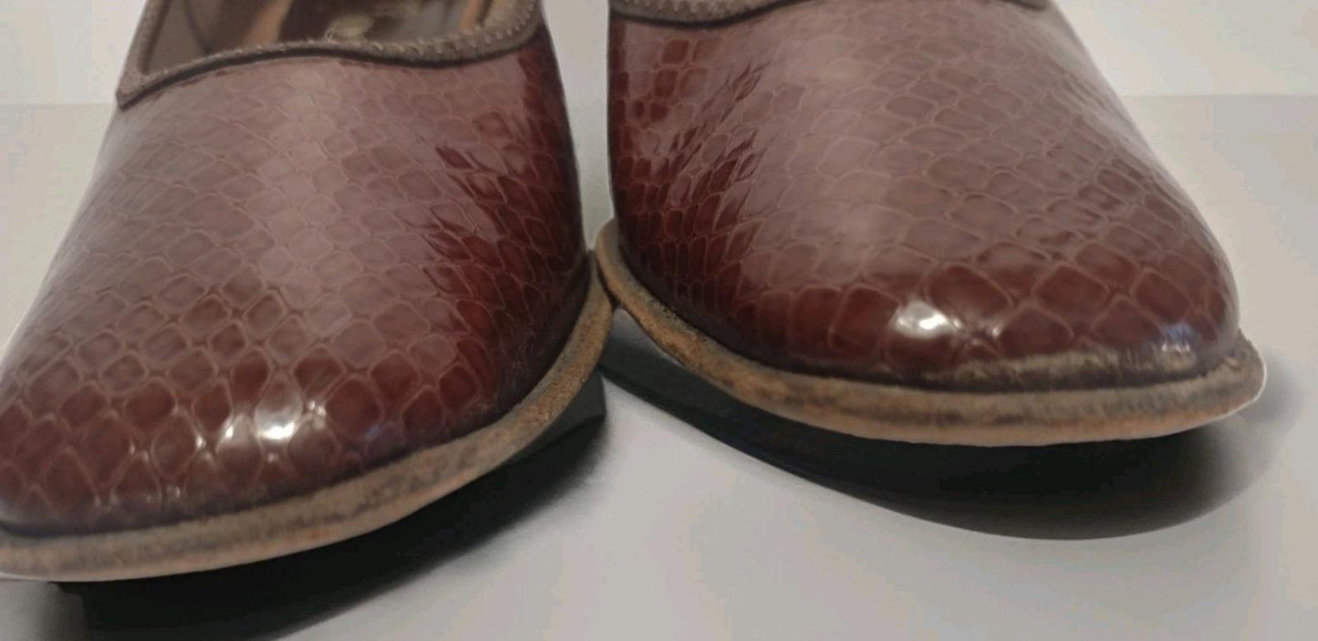 Vintage 50s De Liso Debs Brown Embossed Pumps Size 8A Mid-Century Glam Heels