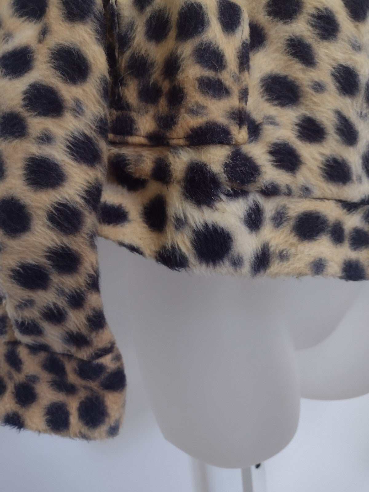 Vintage 1960s Womens Faux Fur Jacket Small Medium Leopard Print Cropped