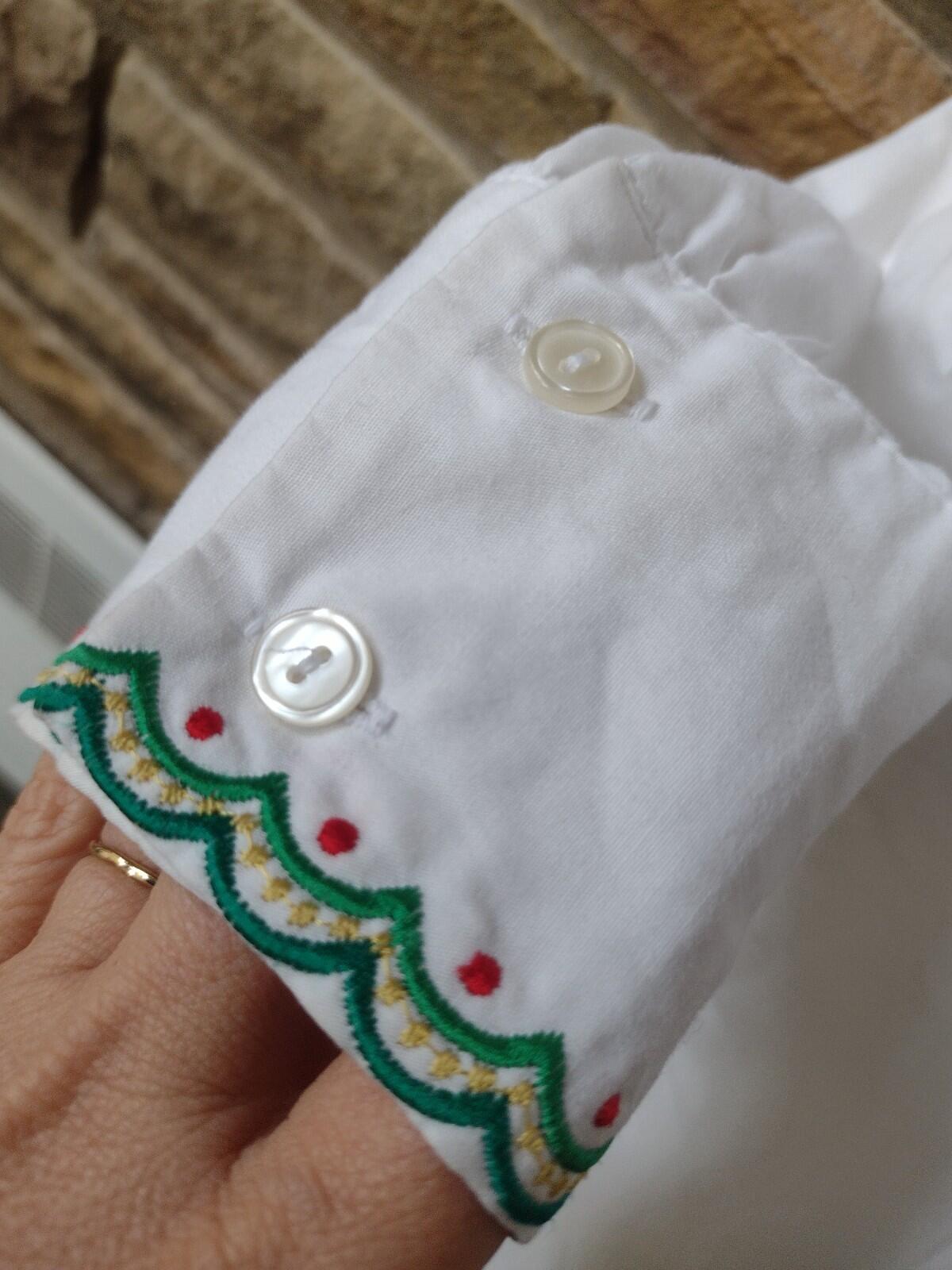 Westbound 12 Vintage Holiday Blouse Embroidered Holly Prairie Korea