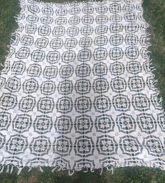 Vintage 50s Hand Crochet Cotton Lace Bedspread 82x100 Fringe Openwork Ivory