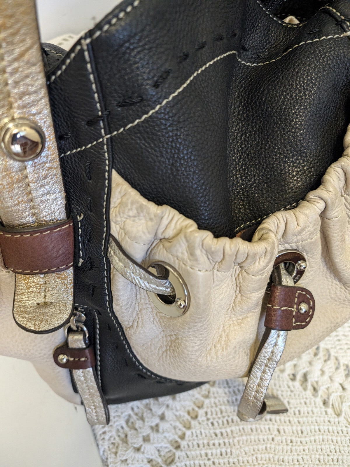 B. Makowsky Colorblock Pebbled Leather Satchel Beige Black Metallic Shoulder Bag