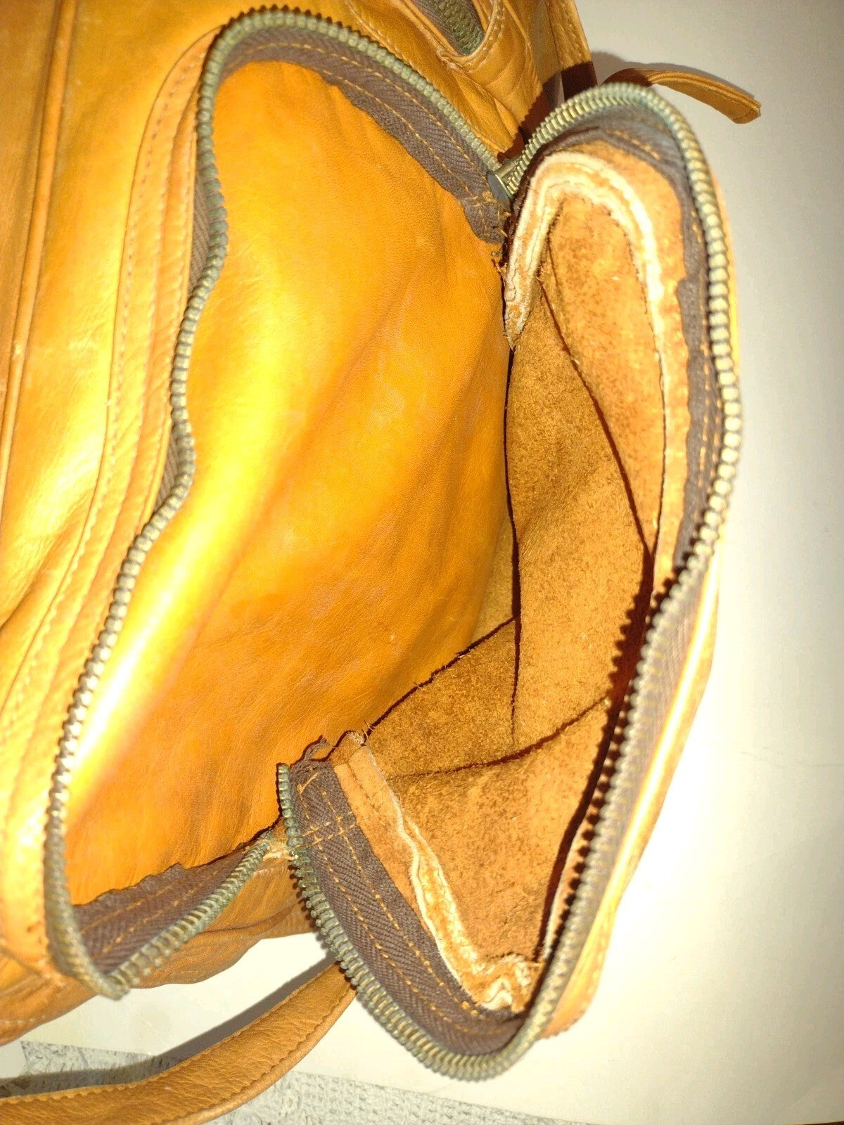 Vintage Boho Leather Weekender Travel Bag Cognac Suitcase Colombia 20in Luggage