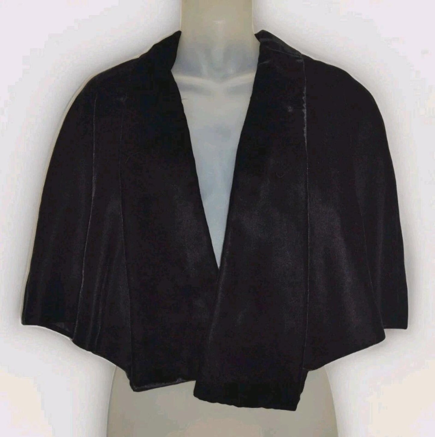 VTG 40s Black Velvet Opera Capelet Satin Lined Evening Wrap