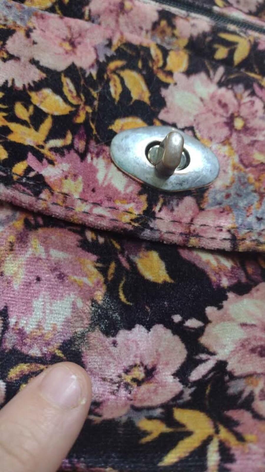 Vintage floral velvet crossbody bag