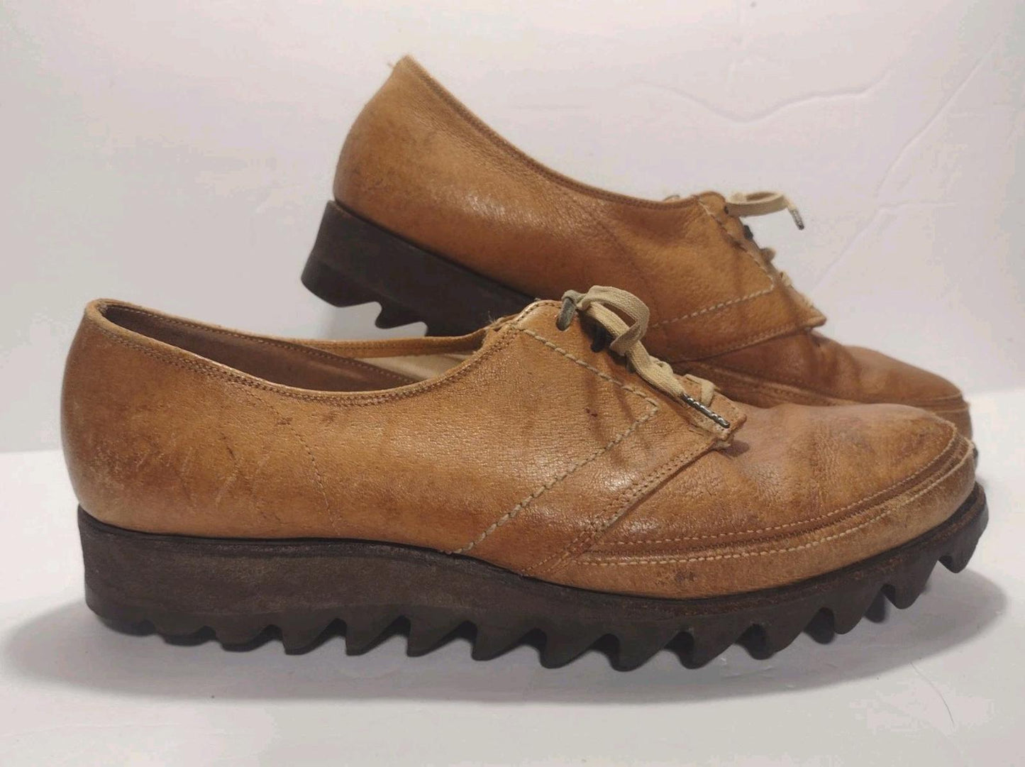 Vintage 60s Women’s Brown Leather Shoes Zigzag Sole Lace Up 10” Sz 7.5