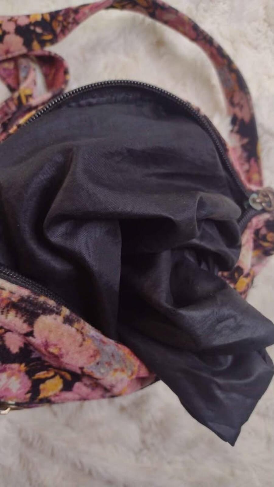 Vintage floral velvet crossbody bag