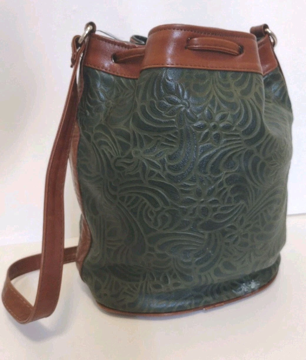 Vintage 80s 90s Green Embossed Leather Bucket Bag Drawstring Boho Western